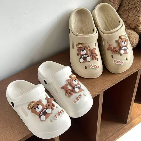 Clogs Casual Platform Slippers Women Flats Cute Cartoon Designer Woman Shoes Fashion Elegant Summer Sandals Elegant Footwear New